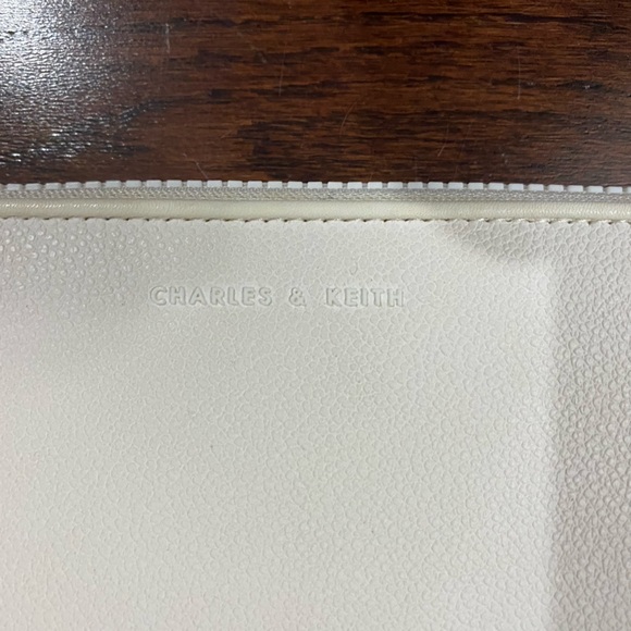 Charles & Keith White Crossbody Bag Sleek Everyday Purse Modern Minimalist - Picture 2 of 5